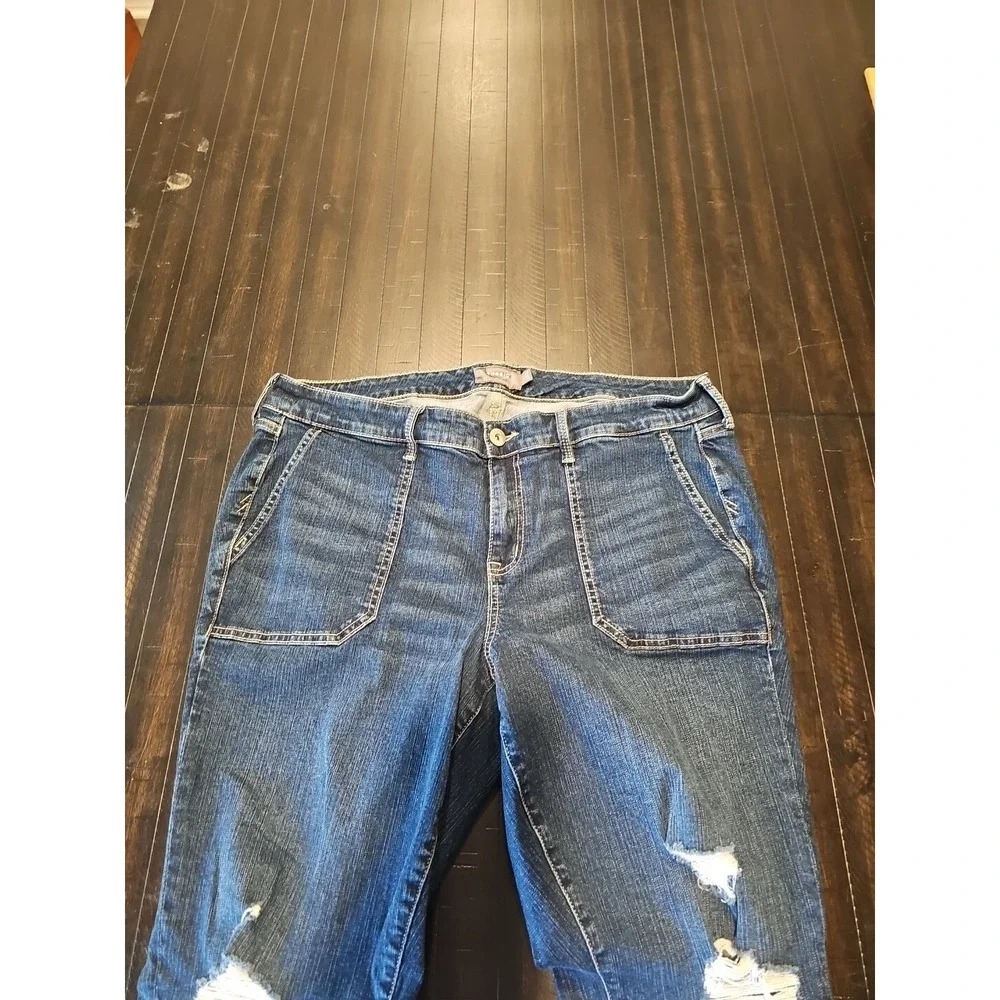 Torrid Women's‎ Blue Boyfriend Cropped Denim Jeans Medium Wash Sz 18r Plus